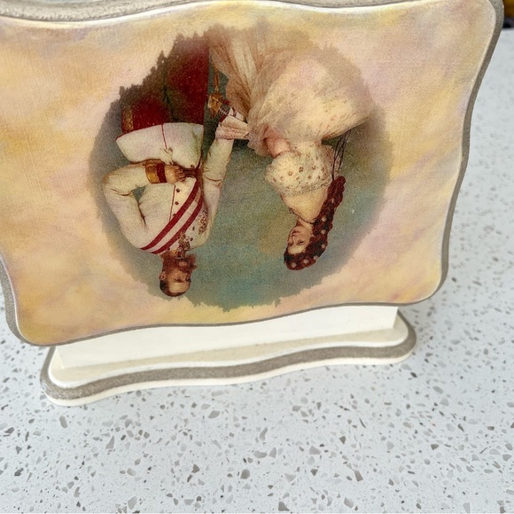 Jewelry box . - Picture 9 of 10